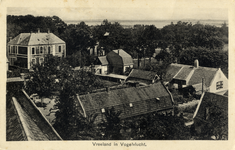14908 Overzicht van de bebouwing bij het gemeentehuis met omgeving te Vreeland. N.B. De gemeente Vreeland is in 1964 ...